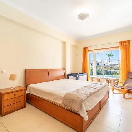 Gale Villa